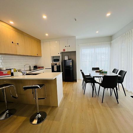 Central Modern 3-Bedroom,3- Bathroom House With Patio And Carpark- Lower Hutt City Centre Экстерьер фото