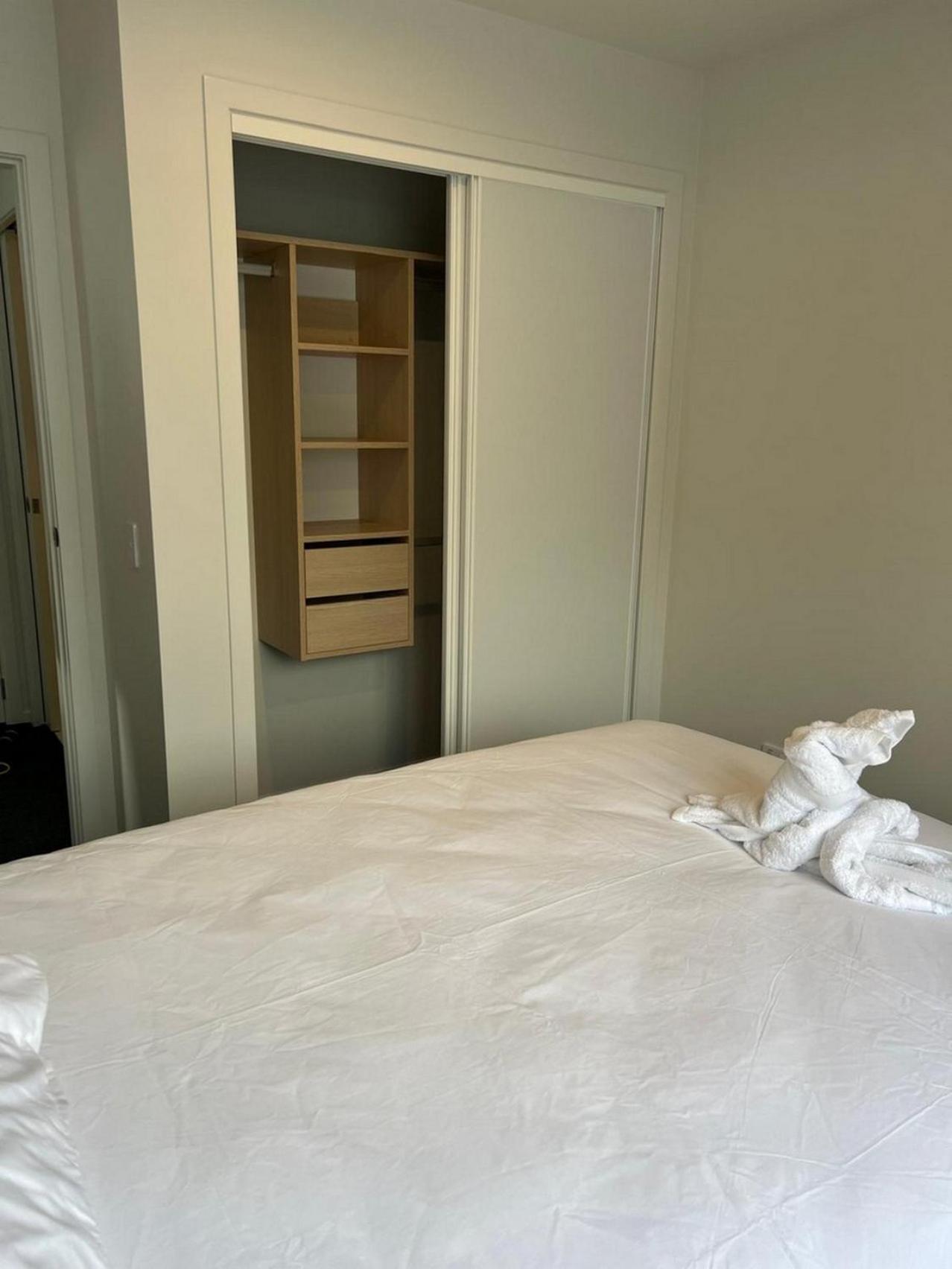 Central Modern 3-Bedroom,3- Bathroom House With Patio And Carpark- Lower Hutt City Centre Экстерьер фото