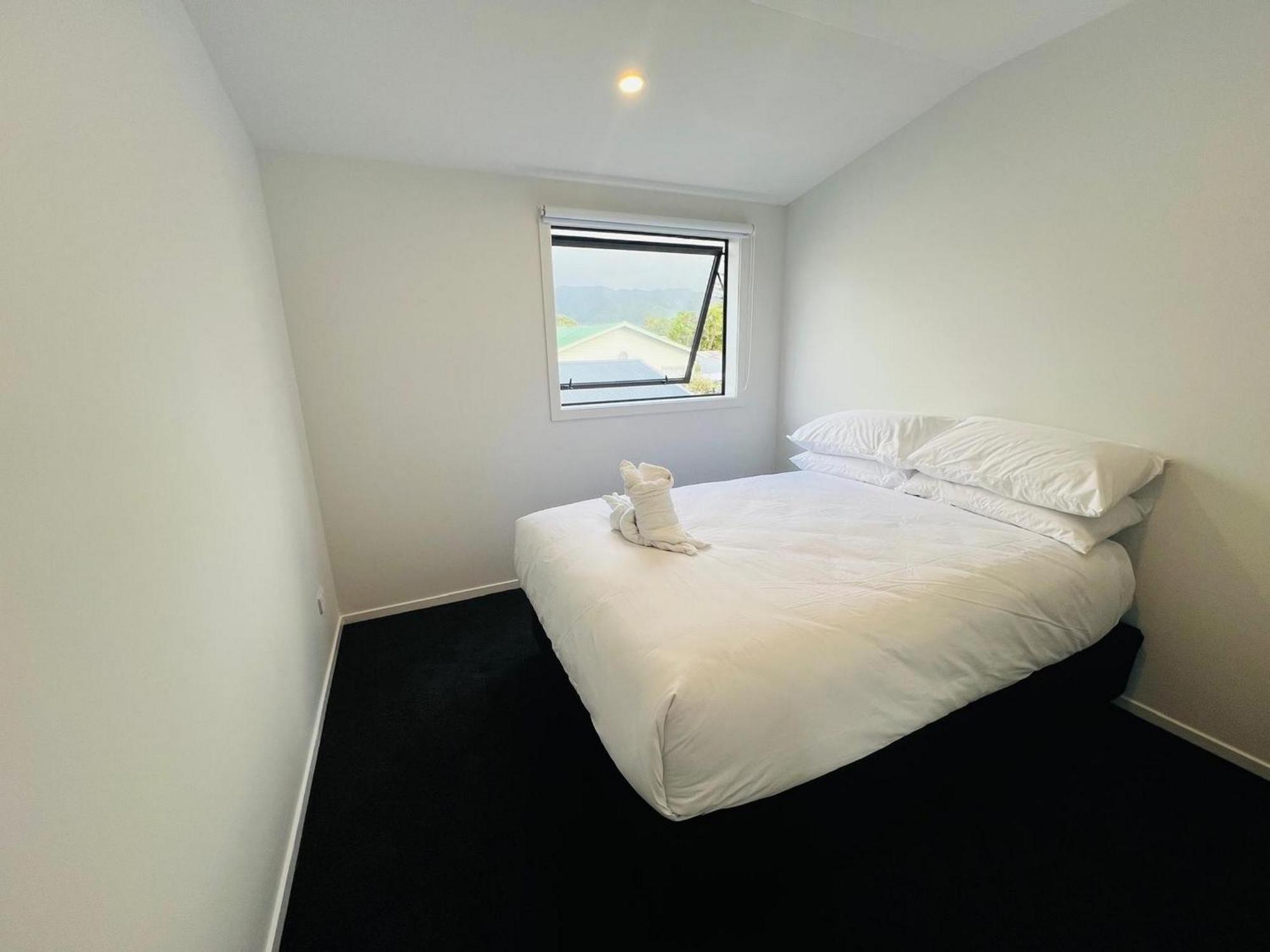 Central Modern 3-Bedroom,3- Bathroom House With Patio And Carpark- Lower Hutt City Centre Экстерьер фото