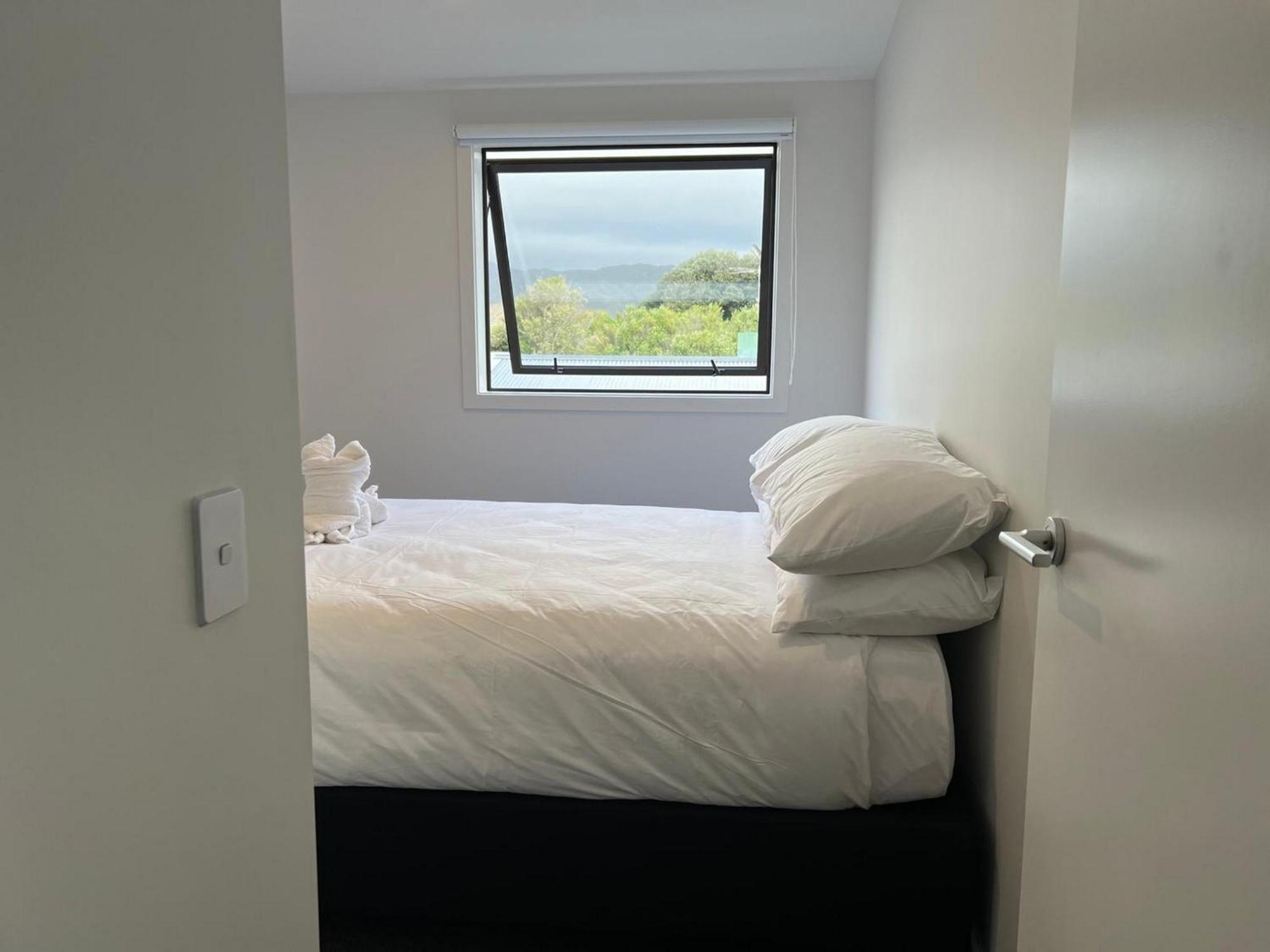 Central Modern 3-Bedroom,3- Bathroom House With Patio And Carpark- Lower Hutt City Centre Экстерьер фото