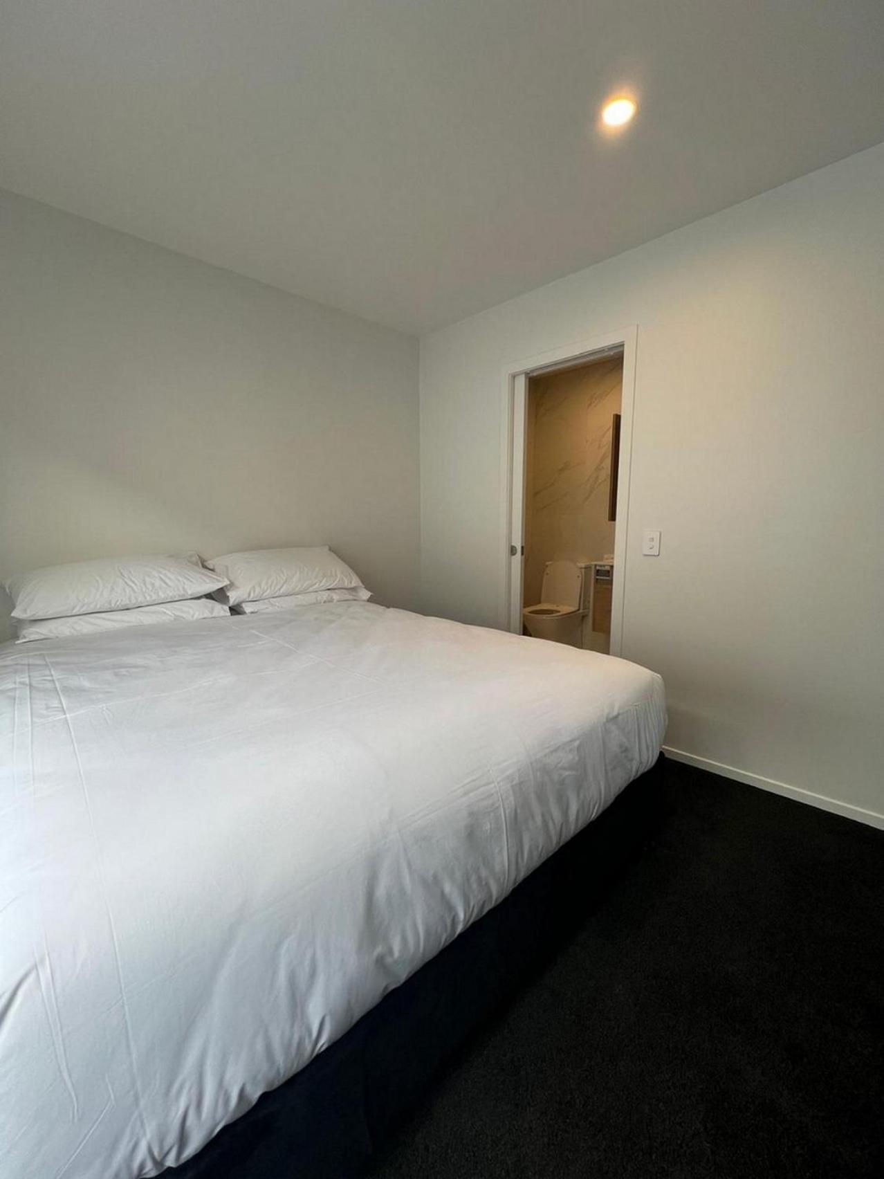 Central Modern 3-Bedroom,3- Bathroom House With Patio And Carpark- Lower Hutt City Centre Экстерьер фото