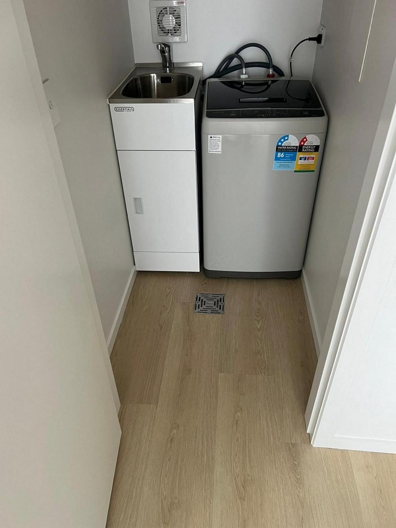 Central Modern 3-Bedroom,3- Bathroom House With Patio And Carpark- Lower Hutt City Centre Экстерьер фото