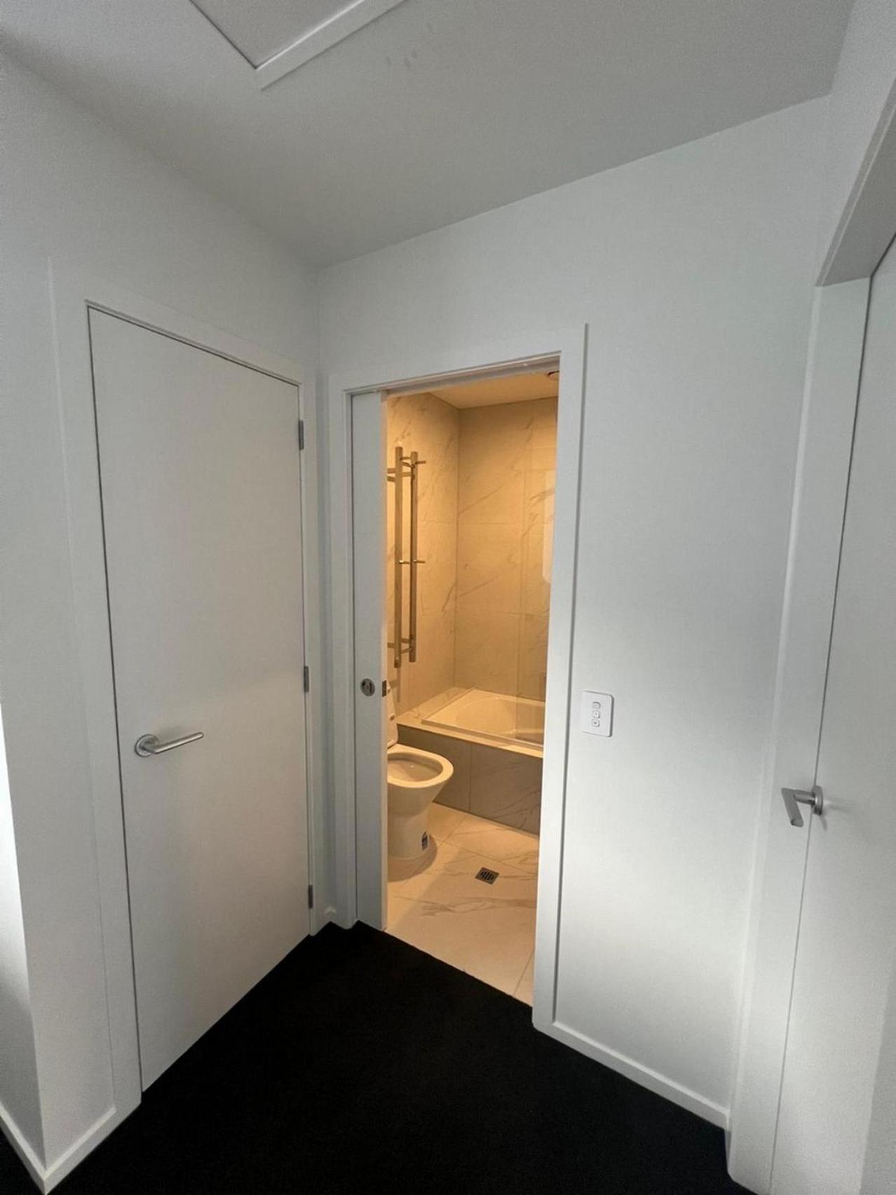 Central Modern 3-Bedroom,3- Bathroom House With Patio And Carpark- Lower Hutt City Centre Экстерьер фото